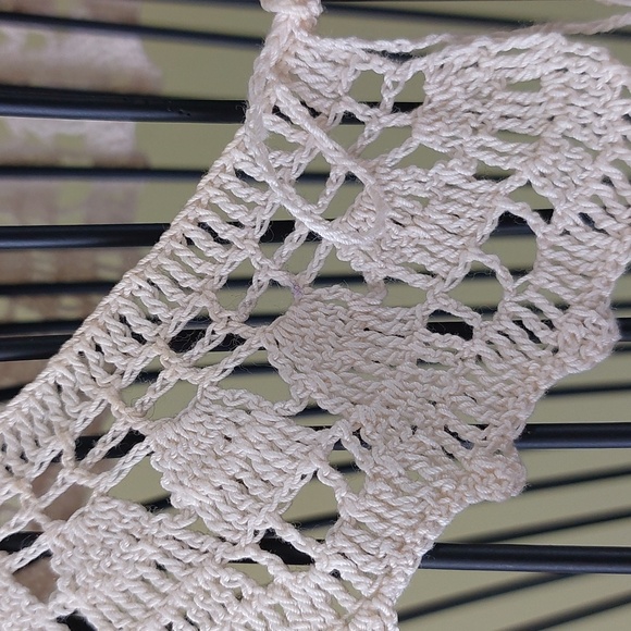 Hand-made crochet colar - Picture 3 of 5